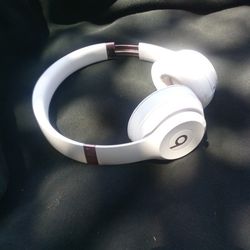 Beats Solo 4