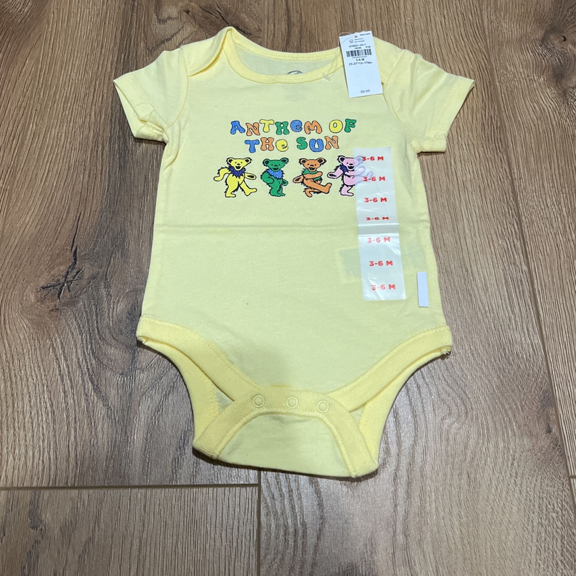 Old Navy Baby Boy’s / Girl’s Onesie, Size 3-6 Months