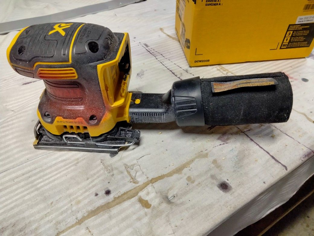 DeWalt Dcw200b Sander