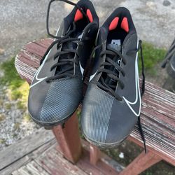 Men’s Nike Vapor Baseball Cleats Size 8