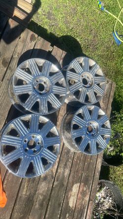 Lincoln Town car rim set