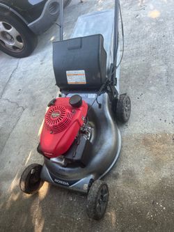 Honda lawn mower self propelled works perfect for your business