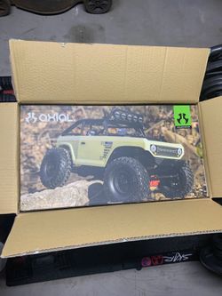 Axial scx10 ii deadbolt new in box RC crawler