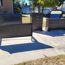 Queen Size bed frame, dresser and chest with mirror