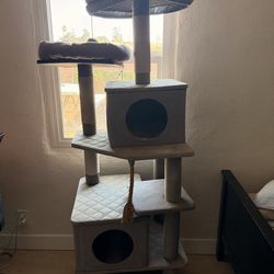 Cat tree