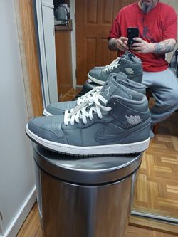 Cool Grey  Jordan 1 Mid