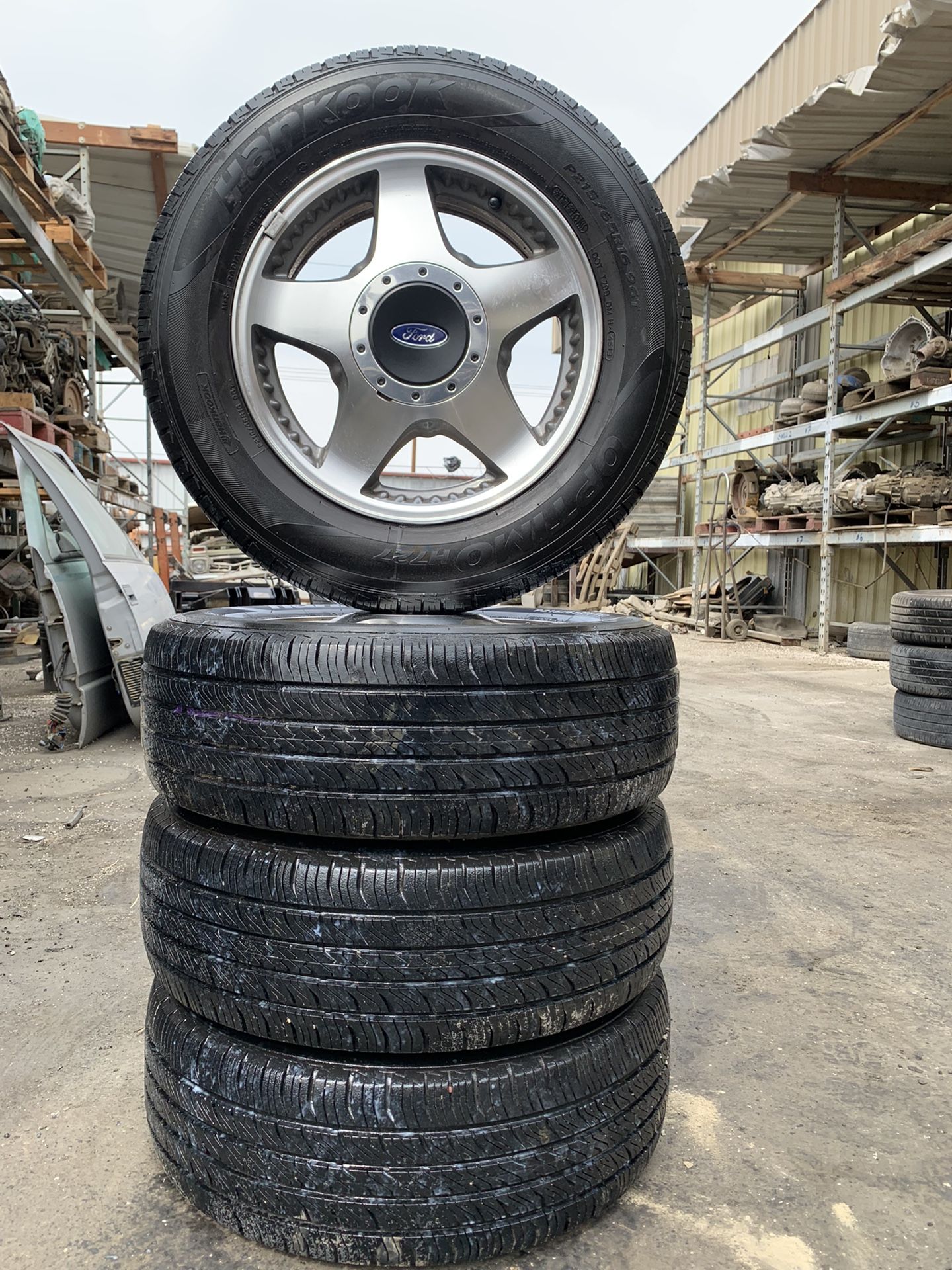 Ford Windstar 215/65R16 Rims & Tires