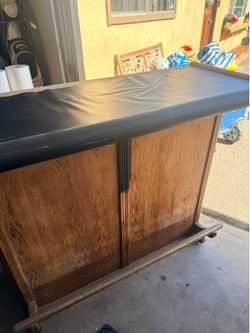 Barstool table