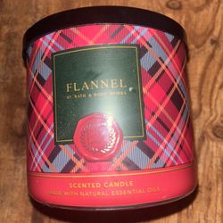 Bath and Body Works Flannel Candle 