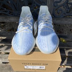 Yeezy Boost 350 V2 Mono Ice 9.5