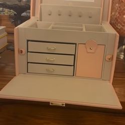 Vlando Pink Faux Leather Jewelry Box