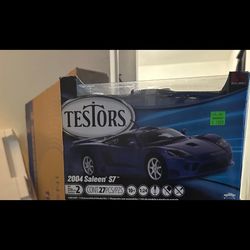 Testors 2004 Saleen S7 (1:24)