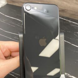 iPhone SE 2020 64gb Unlocked ID: 26701 