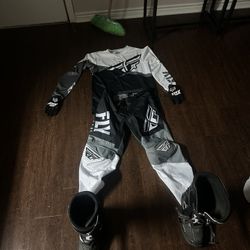 Whole Outfit For dirtbiking 