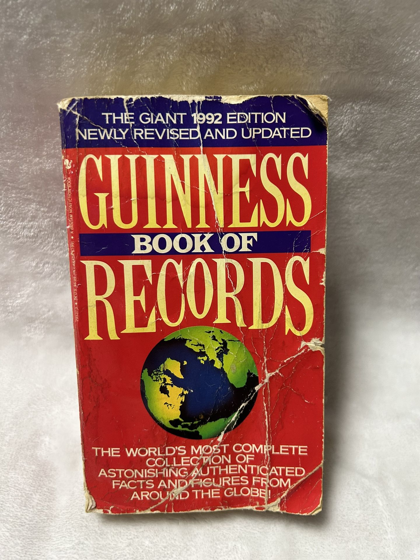 Guinness Book of Records 1992 paperback book
