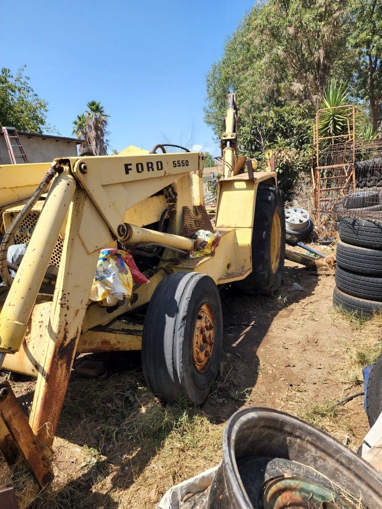FORD 5550 BACKHOE DIESEL-ENGINE