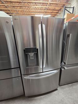 LG 28 cu. ft. 3 Door French Door Refrigerator with Ice and Water with Single Ice in Stainless Standard Depth