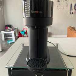 Nespresso Vertuo (black) With Nespresso pods Organizer 