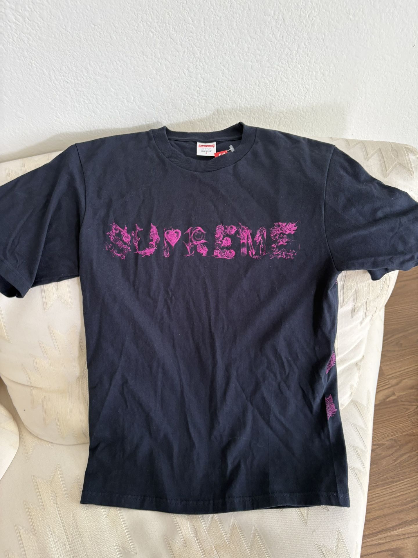 SUPREME T SHIRT