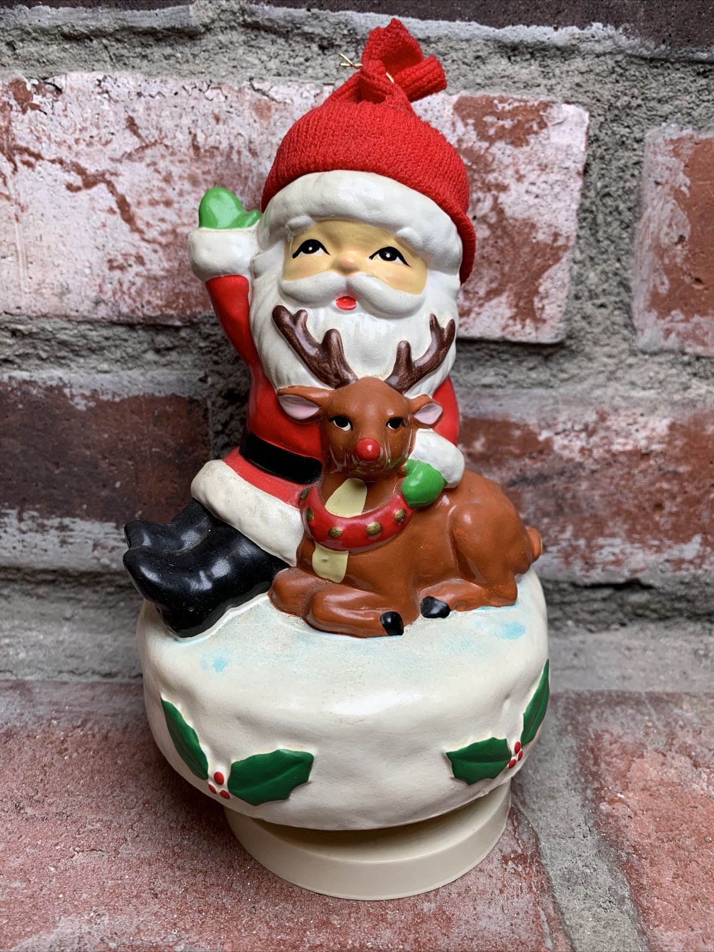 VINTAGE COLLECTIBLE 1967 Gorham Christmas Music Box Santa & Rudolph Red Nosed Reindeer Figurine