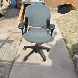 OFFICE CHAIR