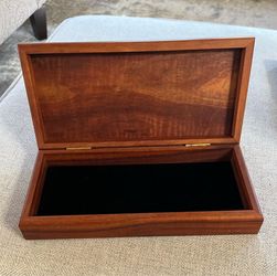 MINT Bobby Yamauchi Signed Hawaiian Curly Koa Wood Jewelry Keepsake Box 2005