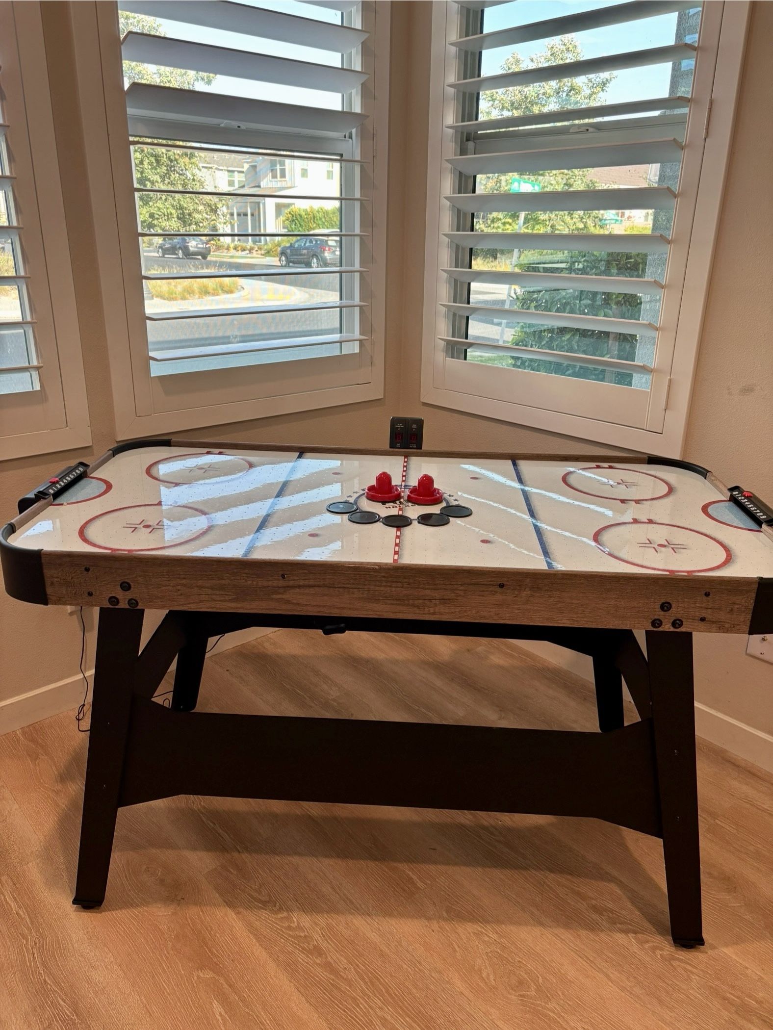 Air Hockey Table
