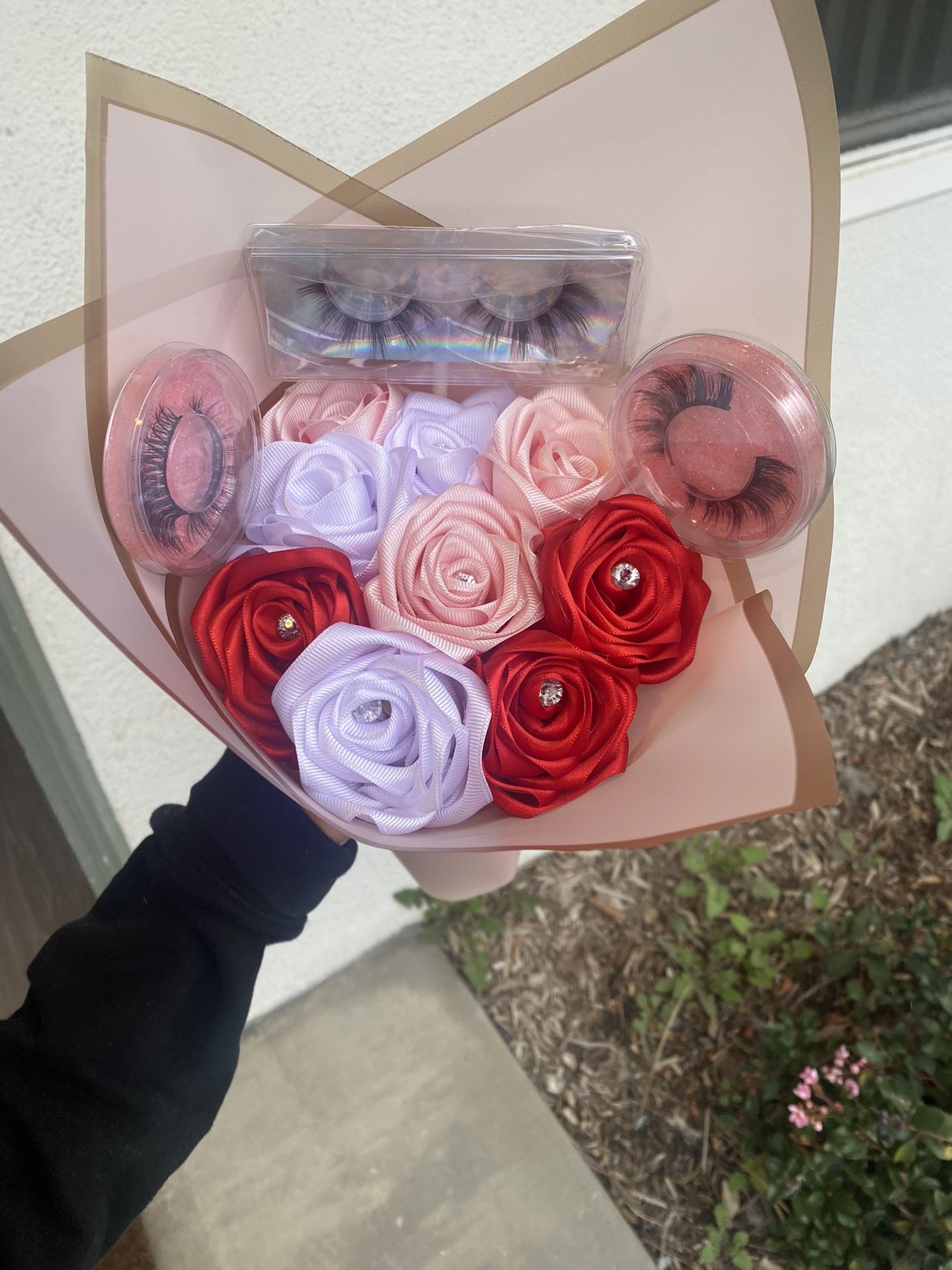 Eternal flower lash bouquet