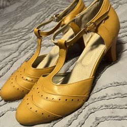 Yellow Heels - Size 11