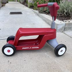 Radio Flyer Scoot 2 Scooter, Toddler Scooter or Ride On, For Kids Ages 1–4 Years, Red Ride On Toy, Large