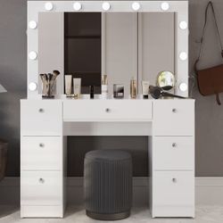 White Makeup Vanity Desk with Hollywood Lights, Bluetooth Speakers, USB-A & USB-C Power Outlet, 7 Drawers, Jewelry Divider, Crystal Knobs & Stool – La