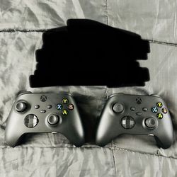 Xbox Wireless Gaming Controller Black Color Play on Xbox, Windows, Android, iOS, VR Headset $40/ea