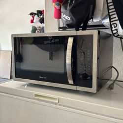 Microwave - Magic Chef 1.6 Cu Ft