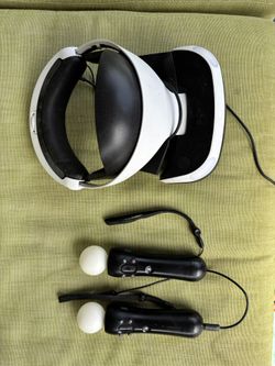 LIGHTLY USED PLAYSTATION VR