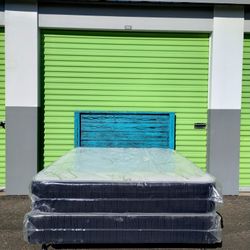 🔥 Beautiful Rustic Queen-size bed, mattress set included