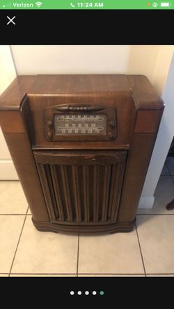Philco Vintage Turntable Radio