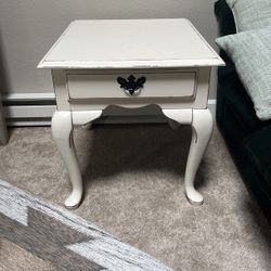 Pair of Two Matching Nightstands/end Tables
