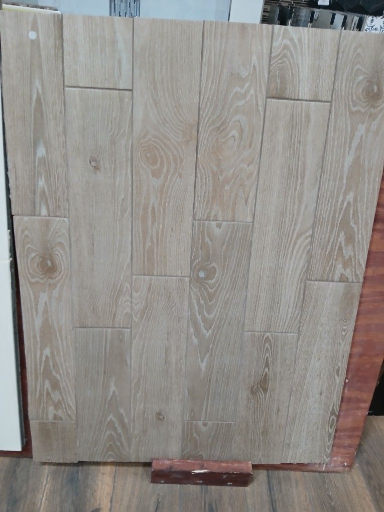 6x24 Woodlook Tile