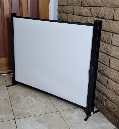 50" Portable Projector Screen - Tabletop Freestanding