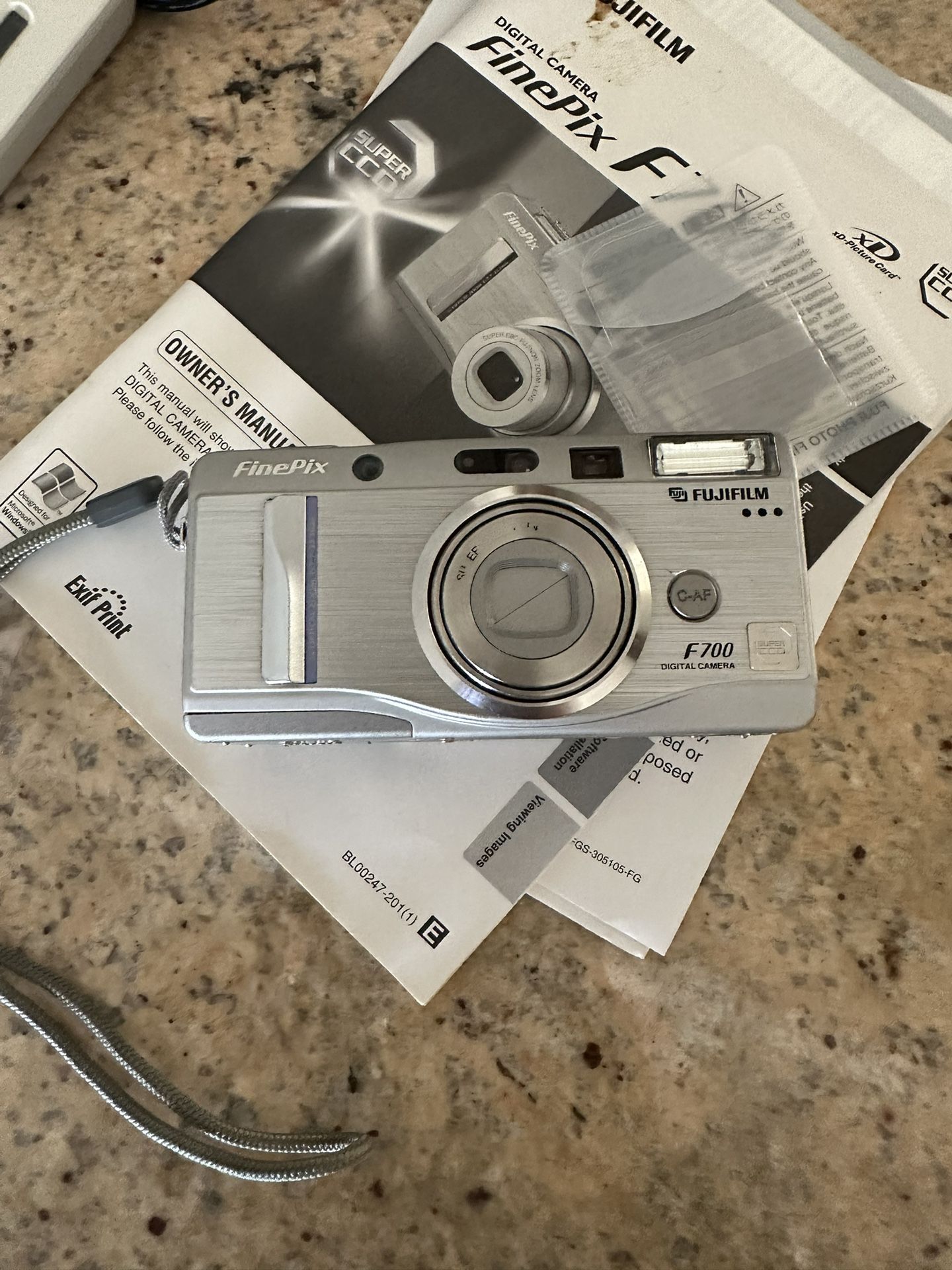 FUJIFILM FINEPIX F700 Digital Camera