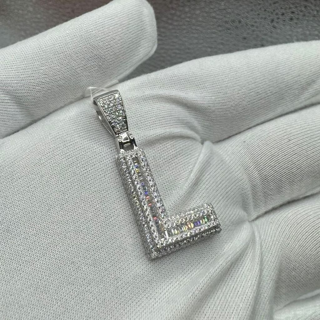 A Moissanite Initial in Sterling Silver with a CTW of 1.71 in Bugget Style