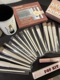 Makeup Bundle ! 24 Pcs Brush Set, Brush Ceramic Holder, Brush Travel Case, Lash Clusters With Glue Etc