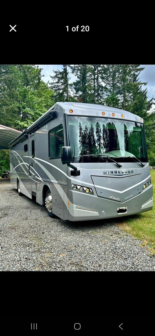 2017 Winnebago 34t