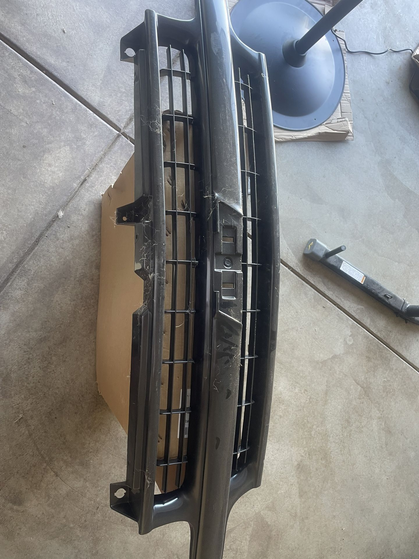 2005 Chevy Grill