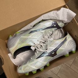 Mizuno Alpha