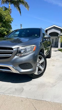 2017 Mercedes-Benz GLC 300