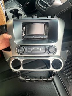 OEM GM 4.2" Radio Screen & Control Bezel Trim Assembly (2015-2020 Tahoe / Suburban / Silverado / Sierra)