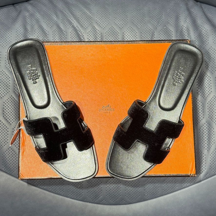 Hermès Oran Sandal Black Suede 38