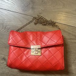 Red Purse 