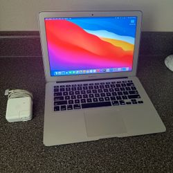 MacBook Air 13.3in i5 Laptop 4gb Ram 256GB SSD W/Lifetime Office